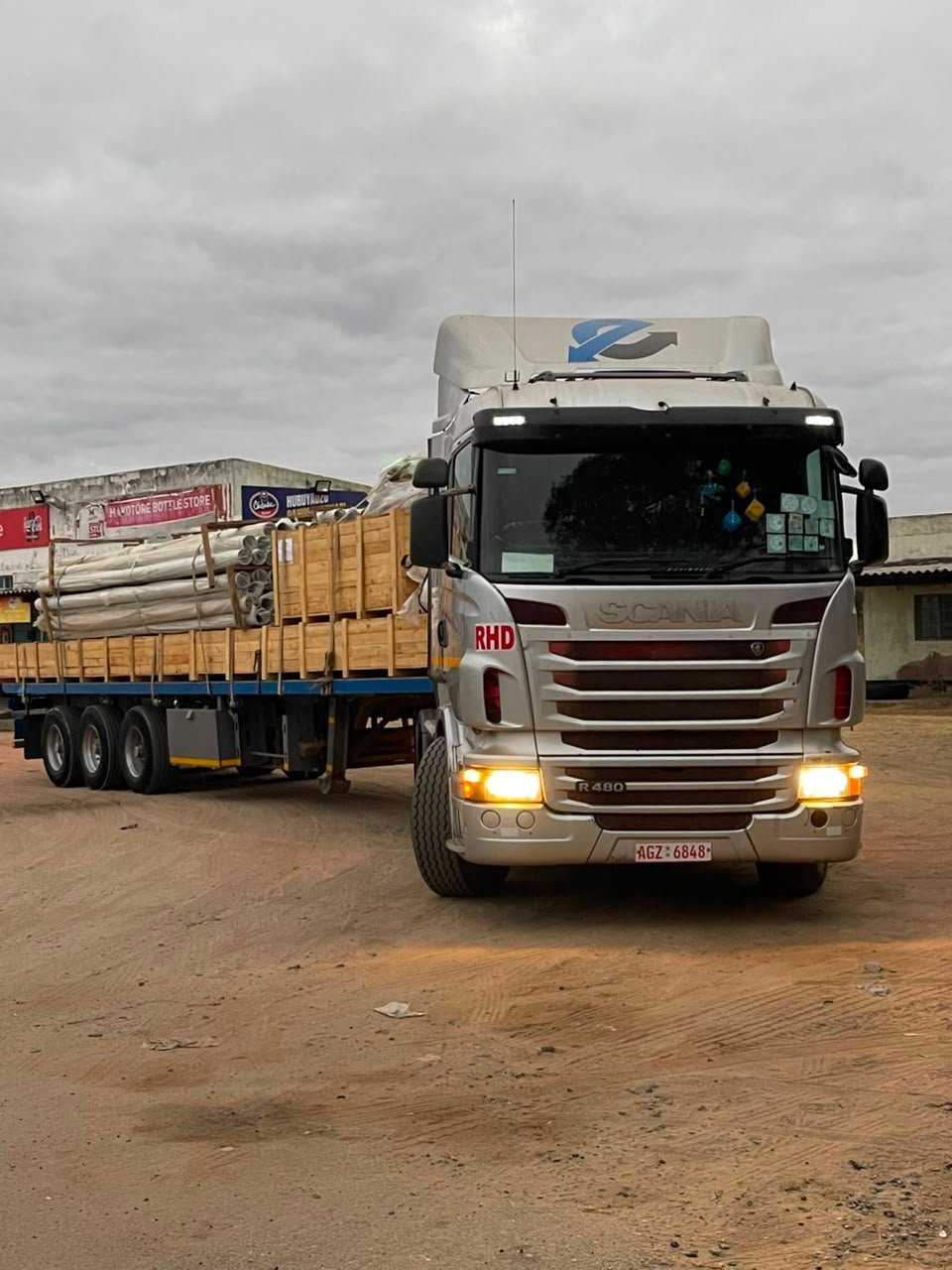 Container freight truck used for regional logistics